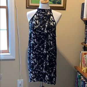 Mini-dress, black and white, great neckline